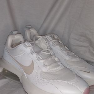 Women's Nike Air Max Verona Size 11